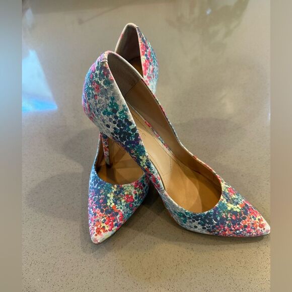 Charles David Pact Pump, Blossom Print Smooth Women's Size 8M - Picture 2 of 9